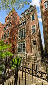 820 W Buckingham Pl #1, Chicago, IL, 60657