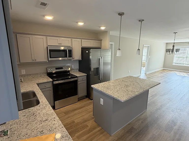 835 Middleton Rd — Photo 3