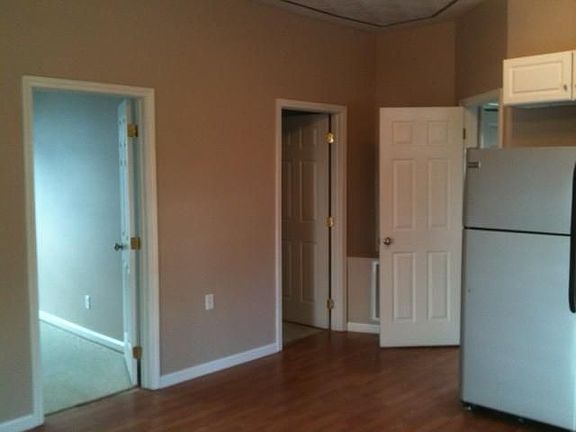 5th image of 504 N 3rd St