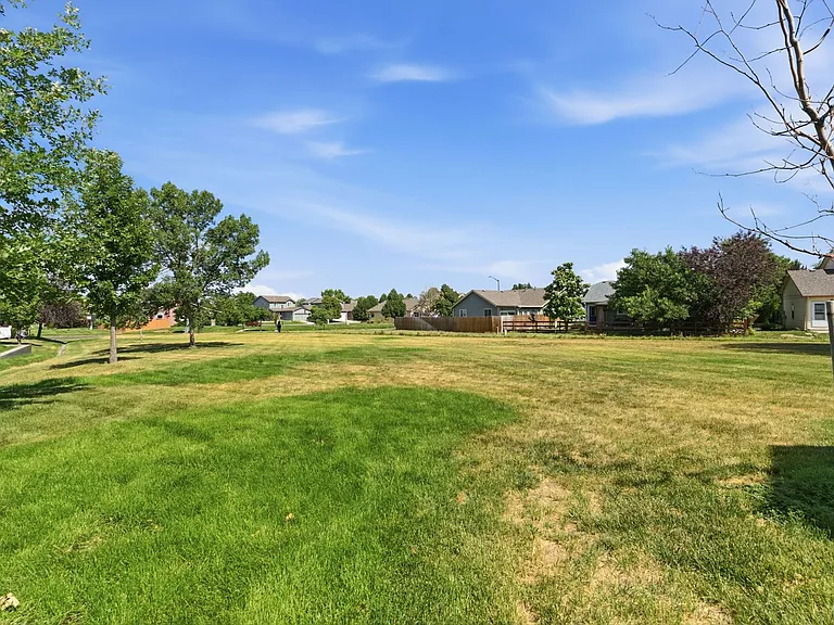 802 Waterglen Dr #D17 — Photo 32