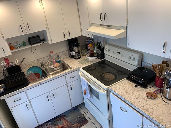 4th image of 3300 NE 10th Ter APT 10