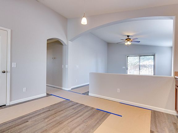 4th image of 2754 S 161st Ave