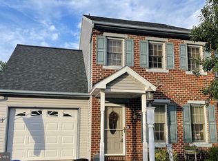 711 Fieldstone Ln, Elizabethtown, PA 17022