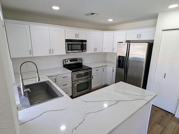 4th image of 1905 N VERANO Way