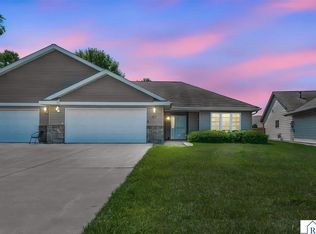 117 Cardinal Dr, Mankato, MN 56001