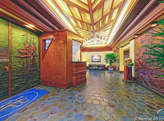 4th image of 2901 S Bayshore Dr APT 3H