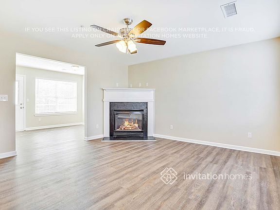 4th image of 371 Coral Cir