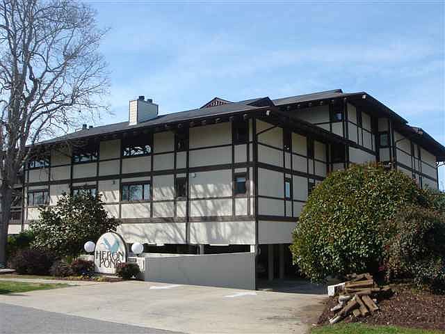 Heron Pond exterior_12132013