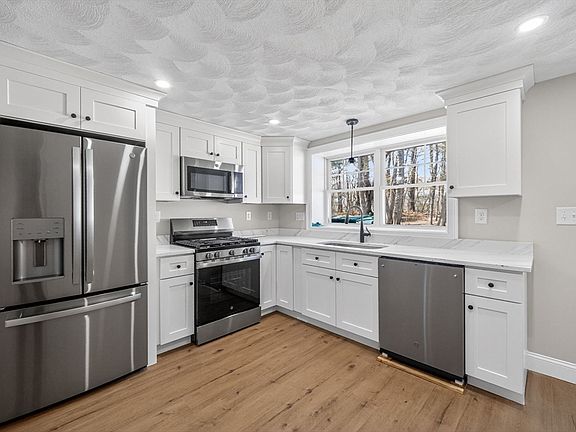4th image of 13 Radcliffe Rd #A