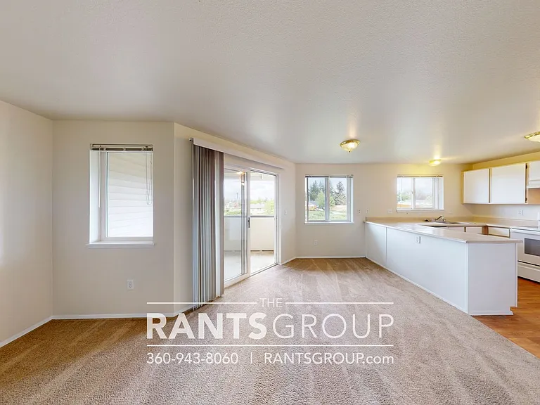 Yelm Creek Apartments — Photo 37