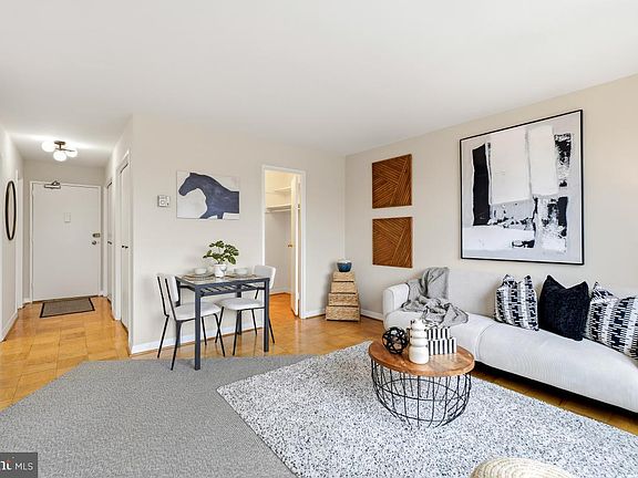 4th image of 1900 Lyttonsville Rd APT 1003