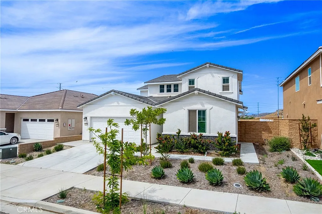 4 bed, 3.5 bath, 3091 sqft, $3,650 — Photo 1