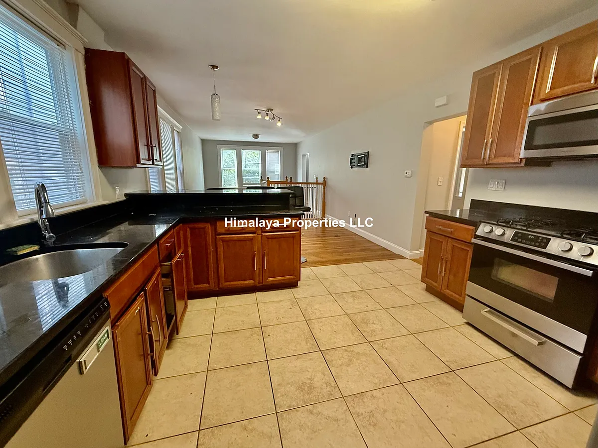 Building Photo - 222-224 Calumet St #1X