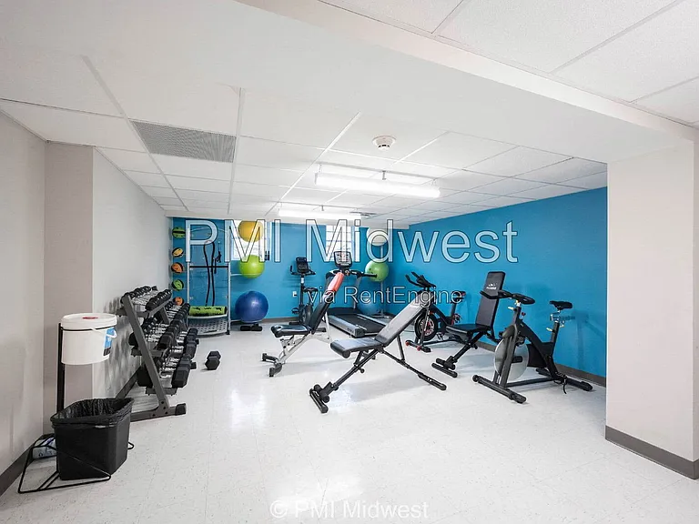 Priscilla Apartments — Photo 25