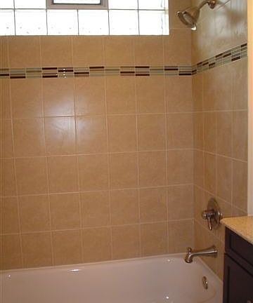 1st Floor Bath 