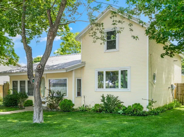 411 S Walnut St, Kalkaska, MI 49646