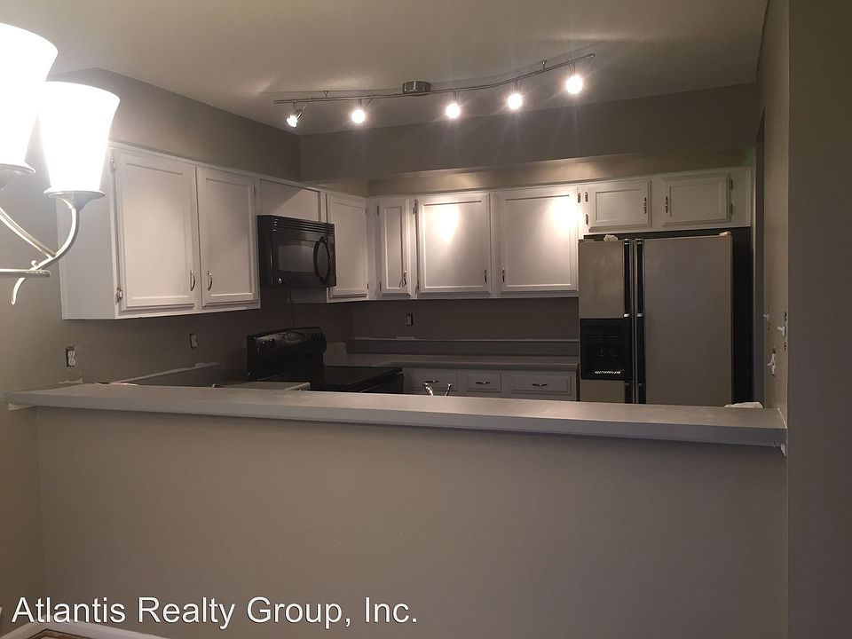 2nd image of 8150 Shorewalk Dr APT D