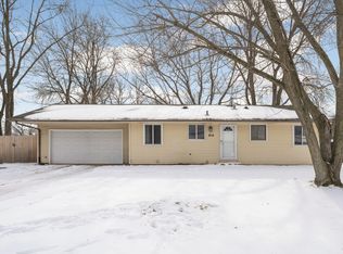 814 Fireside Dr, Apple Valley, MN 55124