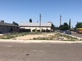 551 S 9th St, Kerman, CA 93630