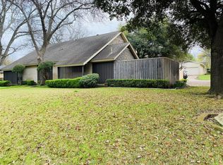 312 Lakewood Dr, Desoto, TX 75115