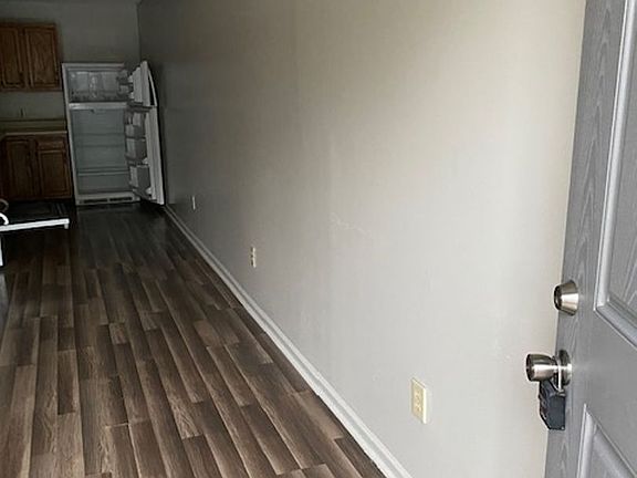 3rd image of 616 1/2 N Bayou Ave #F