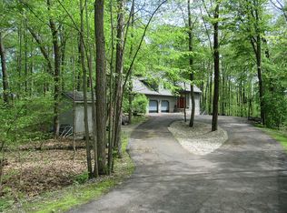 680 Rolling Acres Dr, Ortonville, MI