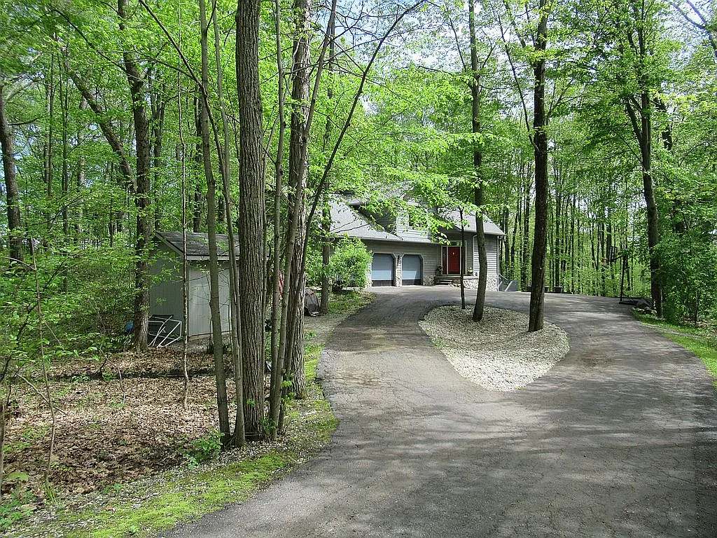 680 Rolling Acres Dr photo 1