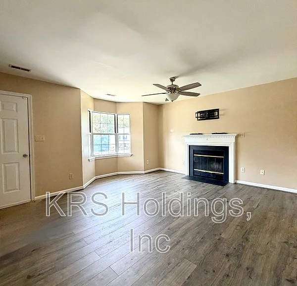 2316 Finch Ct — Photo 2