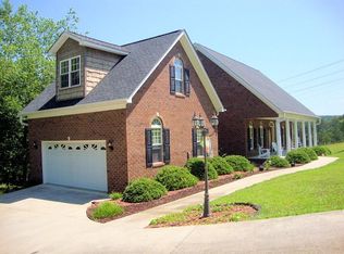 190 Island Dr, Six Mile, SC 29682