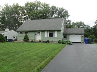 39 Grenadier Rd E, Scottsville, NY 14546