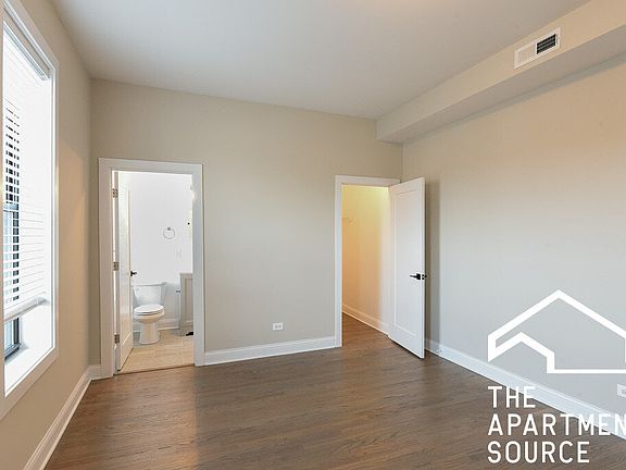 5th image of 3405 W Fullerton Ave #2S