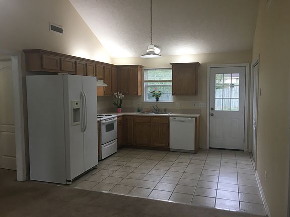4th image of 4940 Camborne Cir