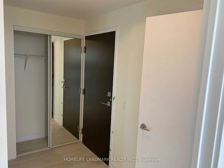2221 Yonge St #5009 — Photo 15