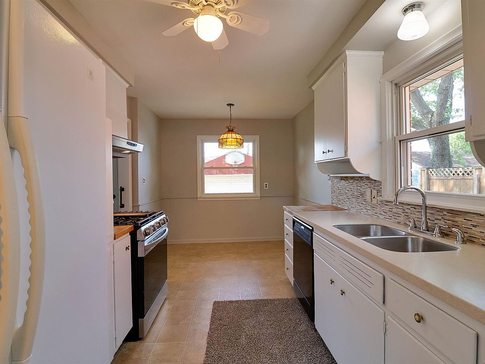 21101 Yale St, photo 10