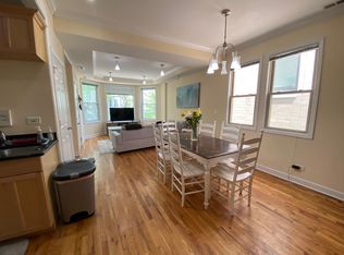 1517 W Nelson St, Chicago, IL 60657