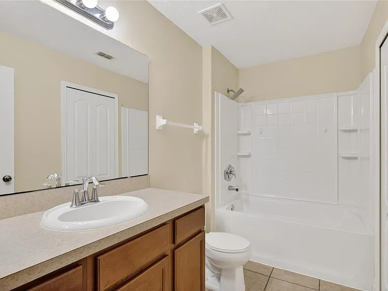 1519 Priory Cir — Photo 16