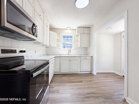 2nd image of 4034 GREEN Street