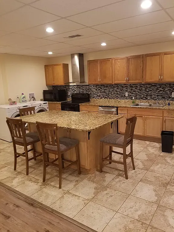765 Fairfield Dr — Photo 2