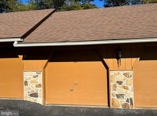 35 Valley Stream Ln, Wayne, PA 19087