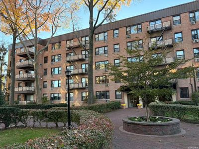 4 Birchwood Court #4M, Mineola, NY, 11501