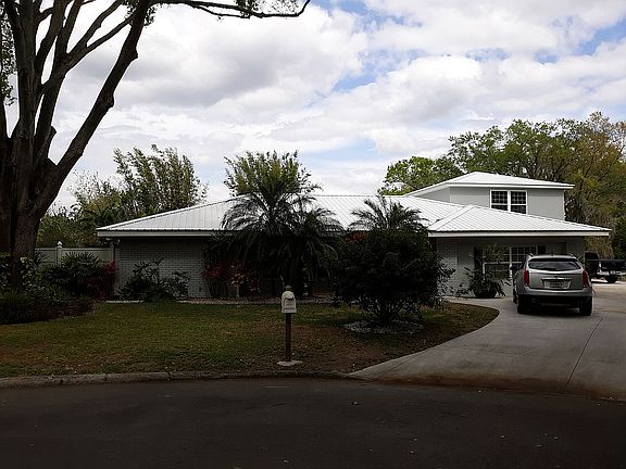 2nd image of 1736 Lagoon Ct