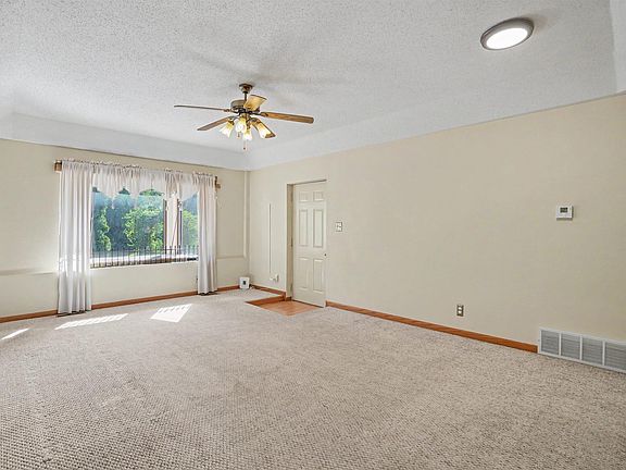 3rd image of 706 & 716 Main Ave