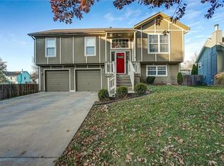 970 E 126th Ter, Olathe, KS 66061
