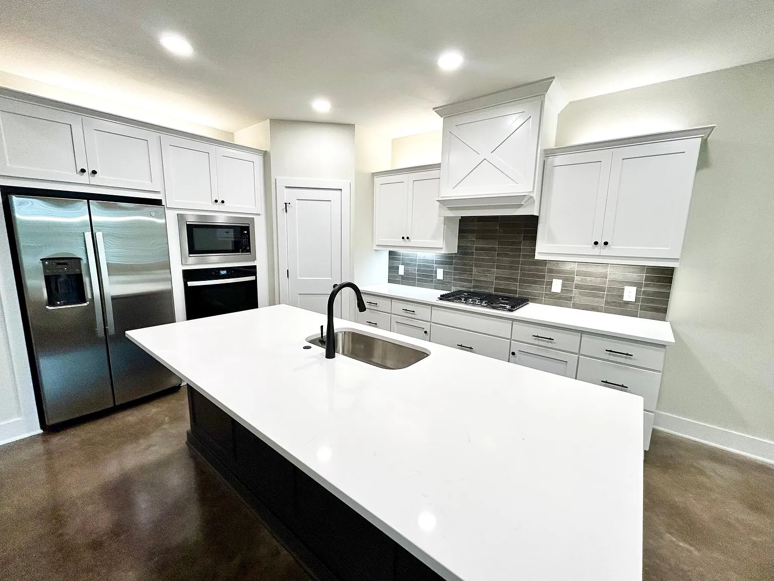 4 bed, 1980 sqft, $2,500 — Photo 3