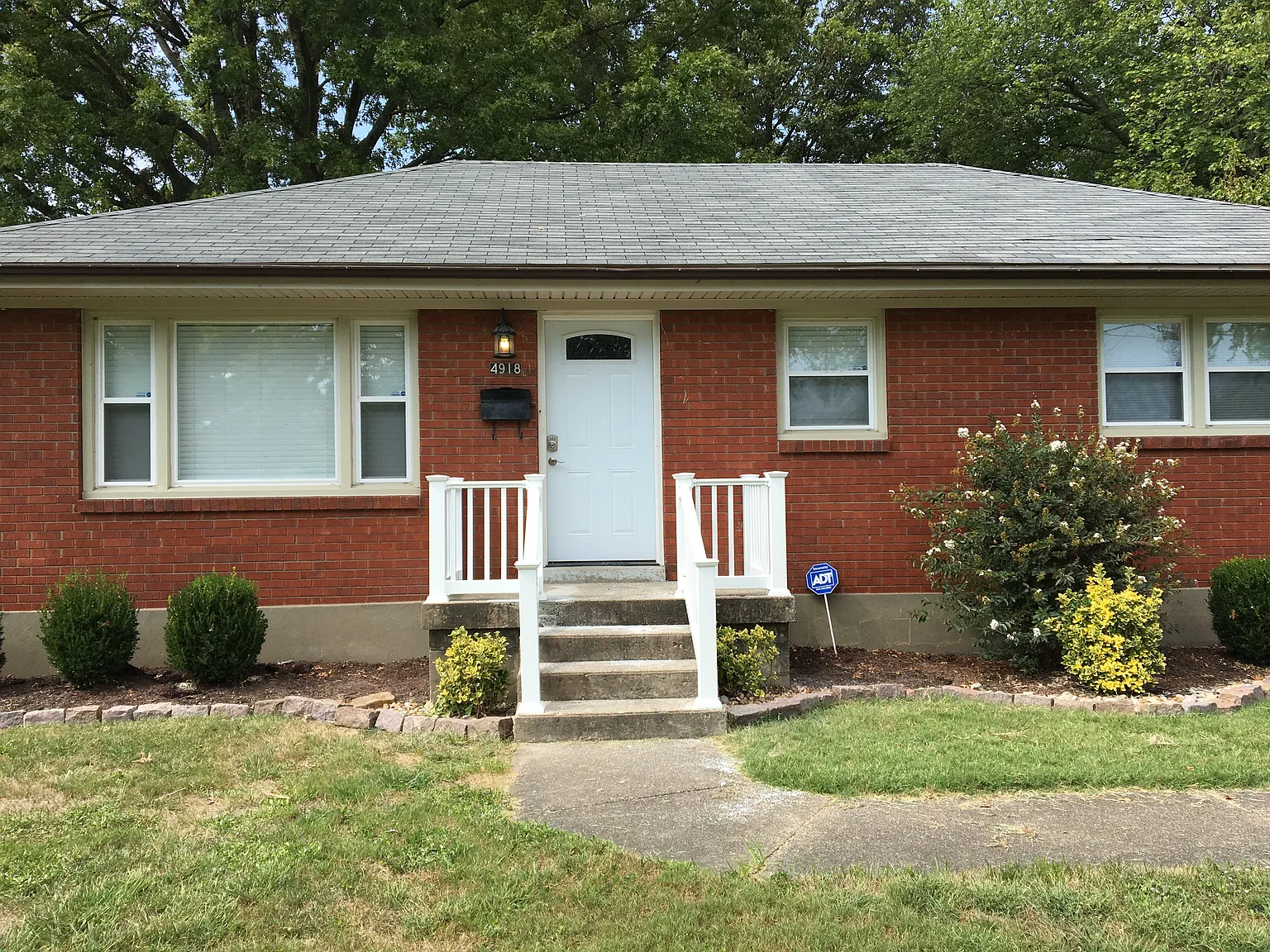 4918 Forest Park Dr photo 1