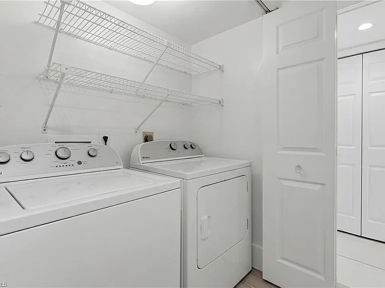 5601 Turtle Bay Dr #302 — Photo 19