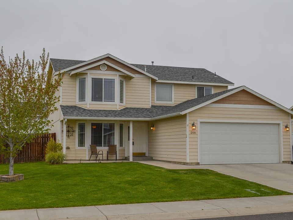 206 N Glacier Street - Moxee, WA 98936