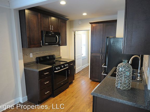 2nd image of 4001 Bell St