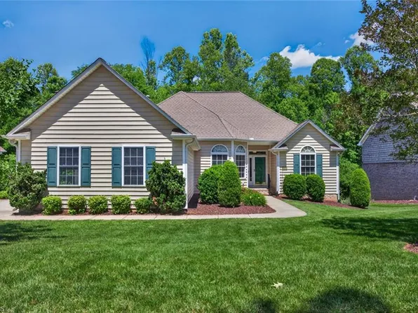 13 Hickory Dr, Elon, NC 27244