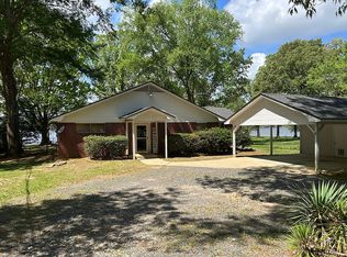 1809 E Lake Dr, Gladewater, TX 75647